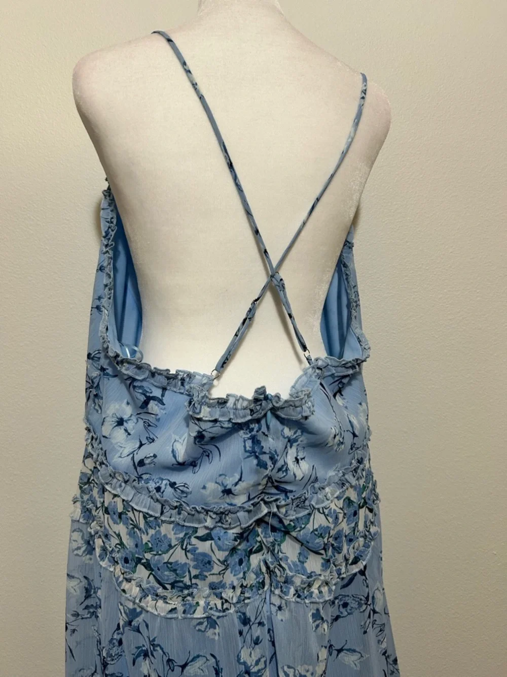 Arula Light Blue Floral Maxi Dress with Spaghetti Straps - Picture 4 of 7